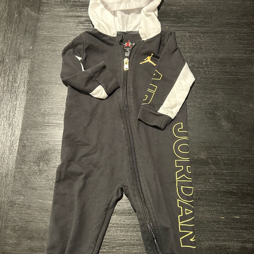 Baby Air Jordan - 12 Months - 2 Pieces with Hood